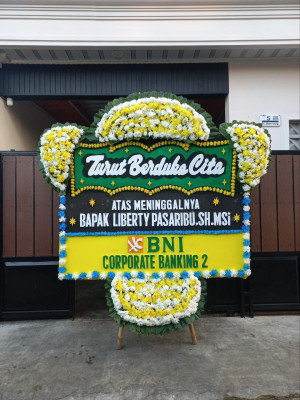 Papan Bunga Duka di Ngawu